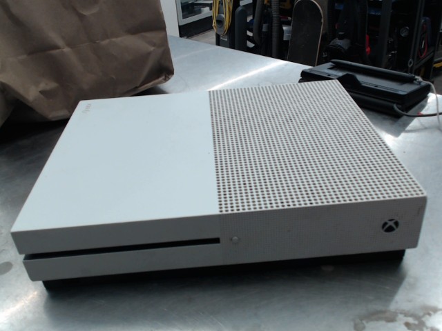 Console xbox one s sans manette et fils