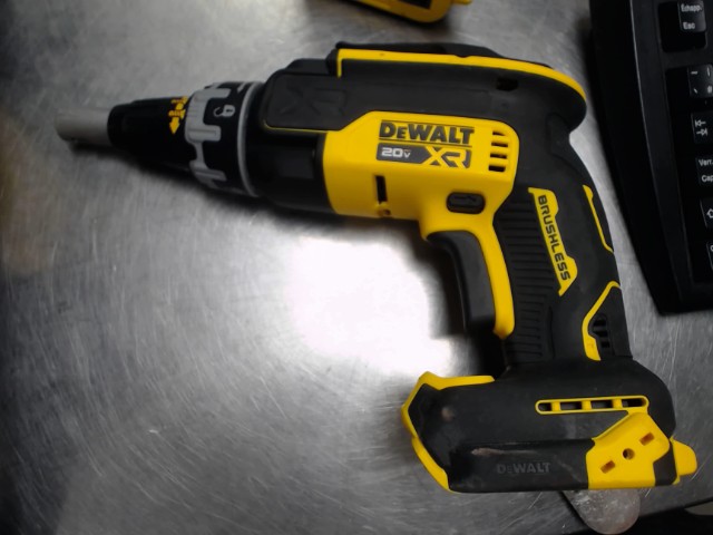 Screwgun dewalt *contrat dans sac*