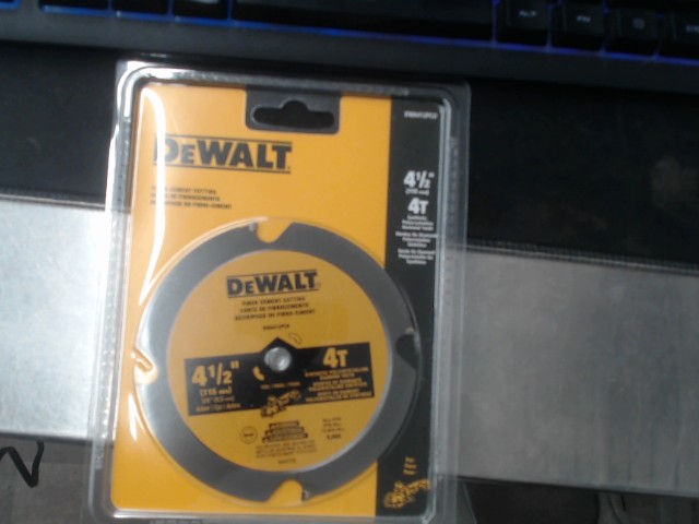 Dent en diamand polycristallin de synthe