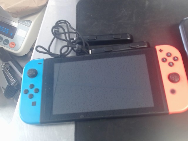 Nintemdo switch 1 +bac +accs