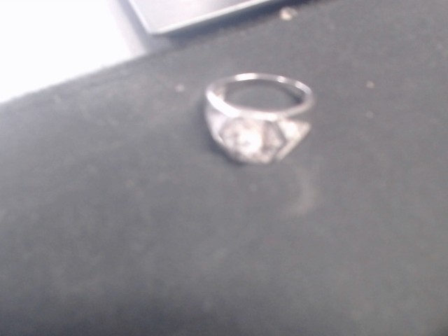 Bague design spirale et stone