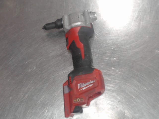 Machine a rivet 12v no batterie/chargeur