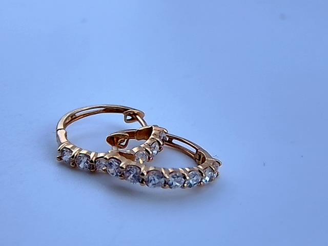 BOUCLES D OREILLES EN OR 10KT