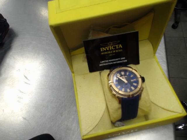 Montre invicta bolt dans coffret