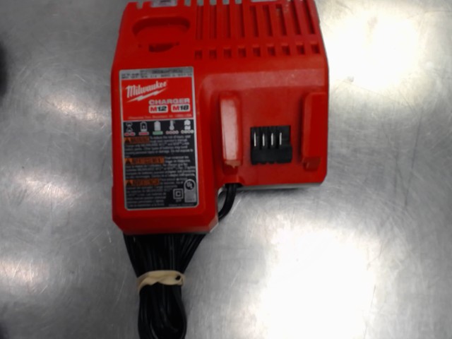 Chargeur milwaukee