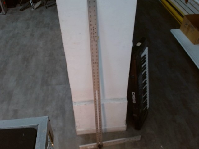 Equerre a gyps en allu