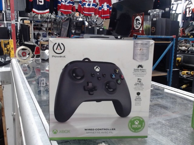 Manette de xbox one avec fils