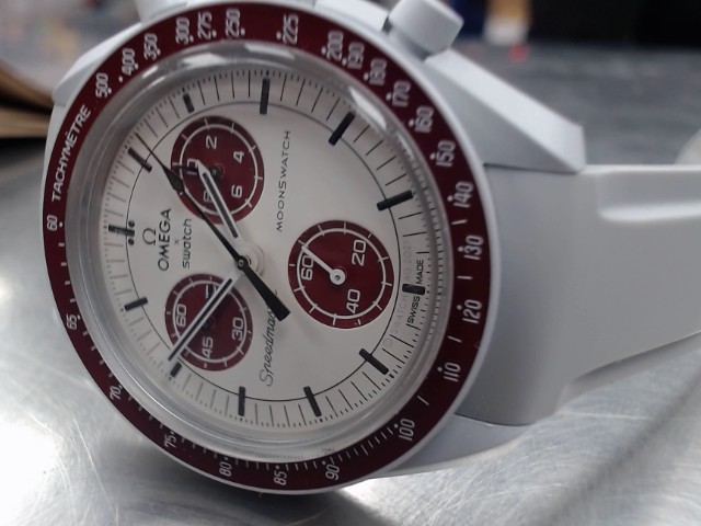 Omega swatch mission to pluto gris