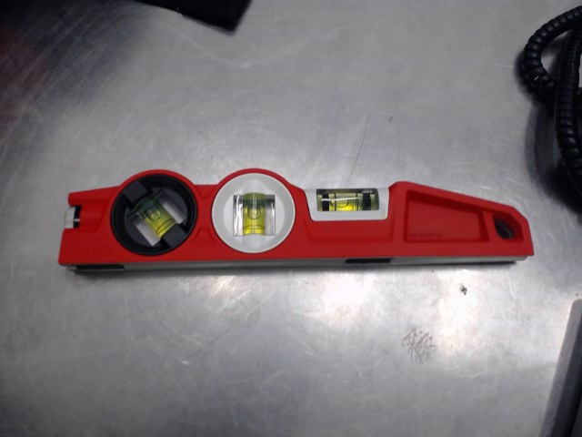 Niveau 10' milwaukee aimant�