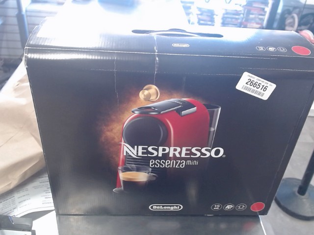 Nespresso machine a caf�
