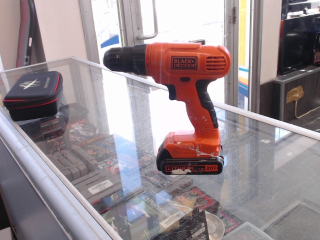 Drill hamerdrill + kit doutils