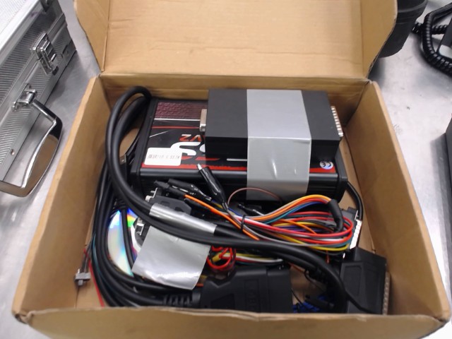 Ecu programming tool en boite