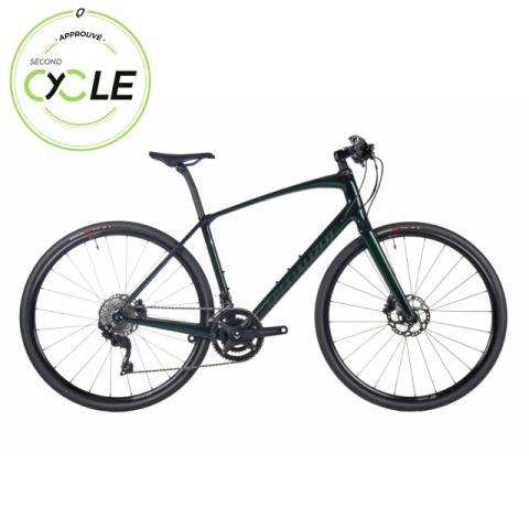 Velo en carbone noir logo vert