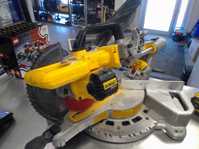 Sliding mitre saw dewalt