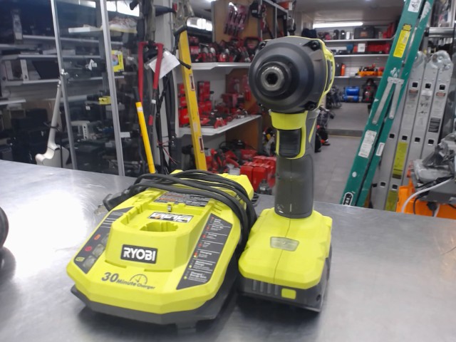 Impact drill avec batt etchargeur