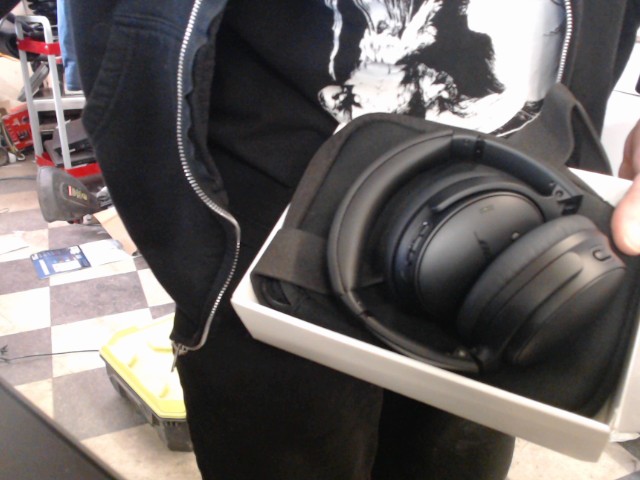 Mfort noir neuf dasn boite