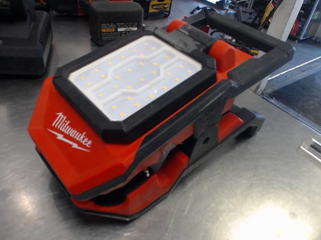 Clamping flood light