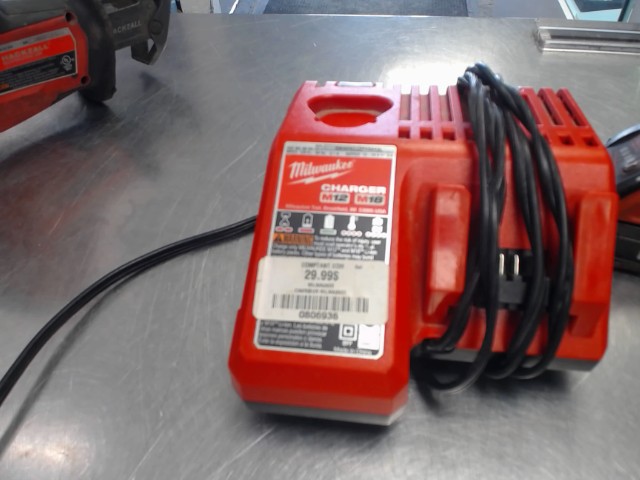 Chargeur milwaukee