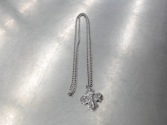 Chaine en argent + breloque ind. croix