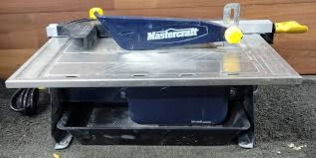 Table wet tile saw