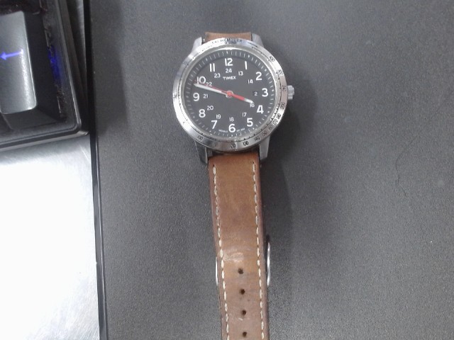 Montre bracelet cuire us�