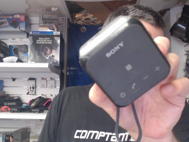 Haut-parleur carre noir