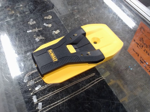 Stud finder a batterie