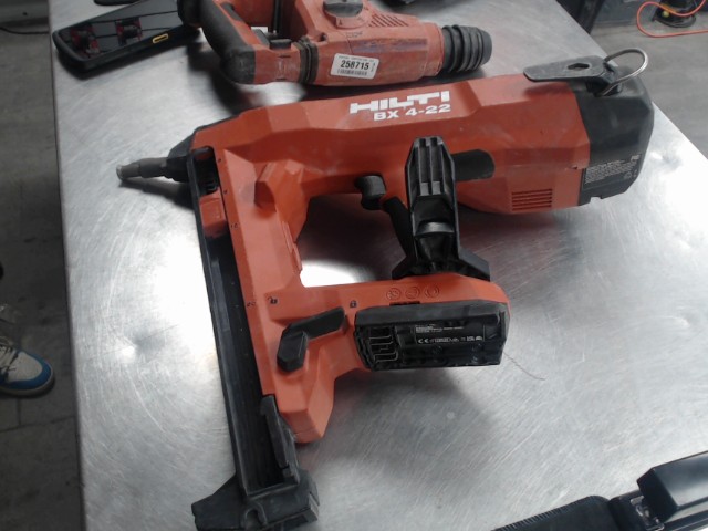 Cloueur hilti sans fil