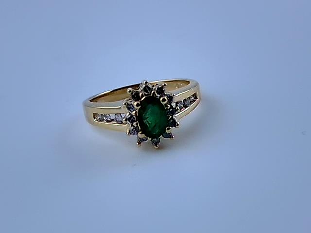 BAGUE EN OR 10KT AVEC DIAMANTS