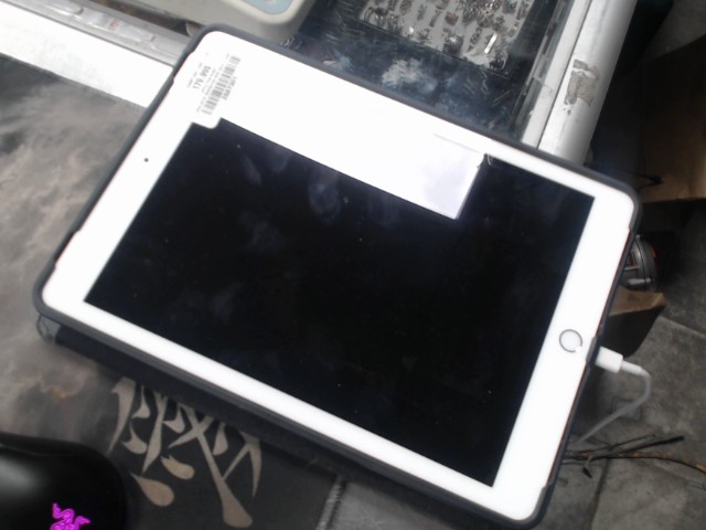 Ipad 6e gen generation rose gold + case