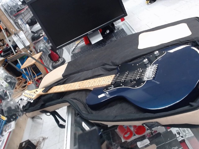 Guitare electrique bleu