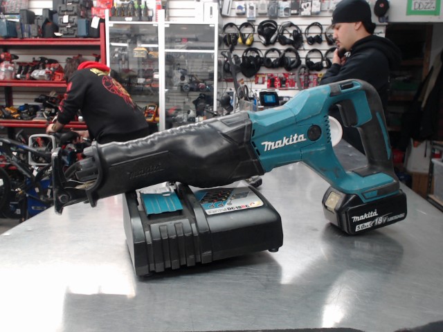 Sawzall batterie 5ah et chargeur