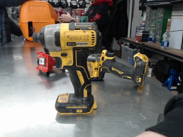 Impact driver dewalt a batterie dcf787