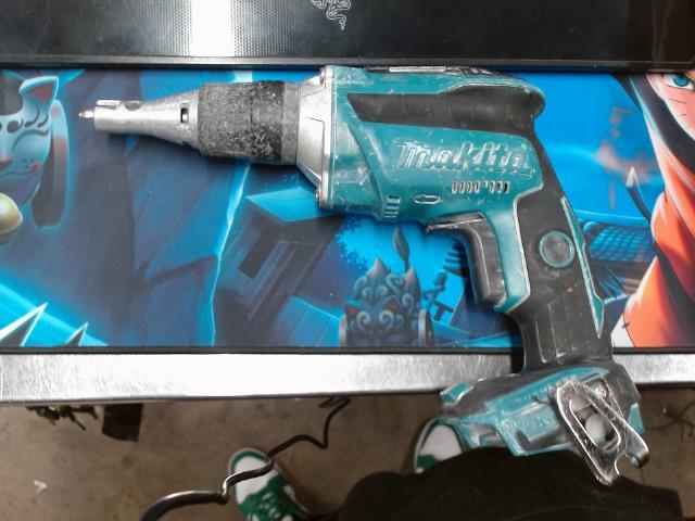 Screw driver makita