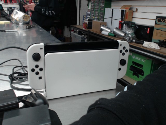 Switch oled avec 1 joystick cassertick