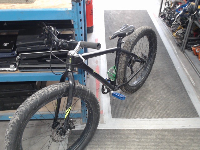 Velo fatbike/double frein disque
