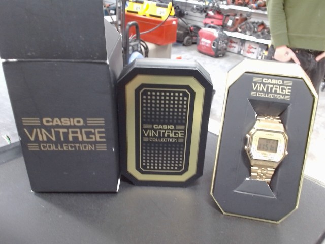 Montre stainless  plat gold+box