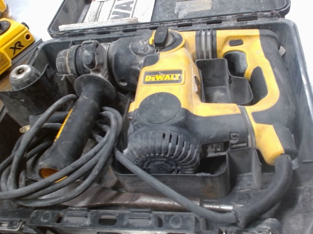 Dewalt sds 1/4' in case + chuck