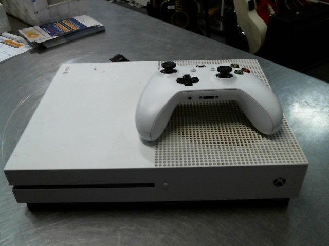 Xbox one s avec manette