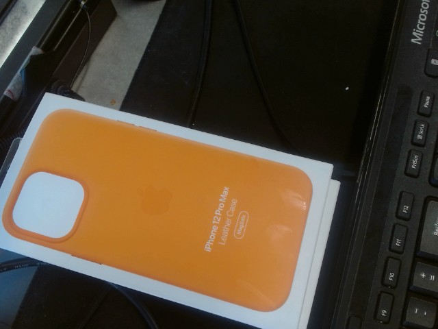 Iphone 12 pro leather case orange