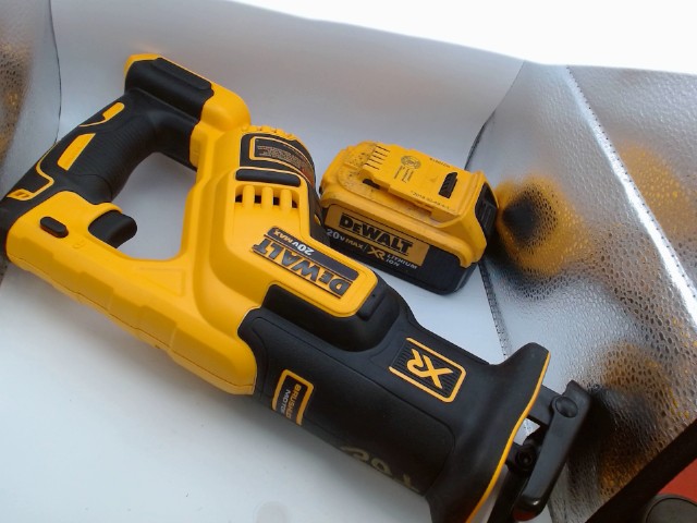 Scie va et vien dewalt+batterie