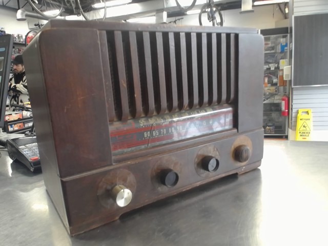 Radio antique am/fm a lampe