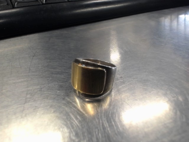 Bague presque tout en en argent