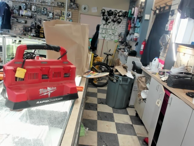 Multi charger six bay m18