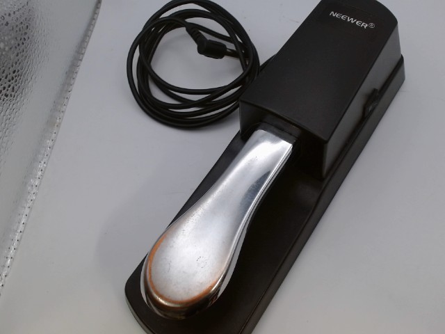 Neewer sustain pedal