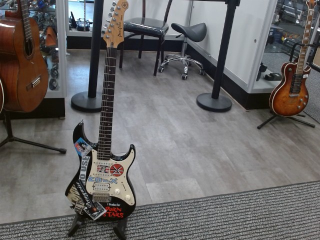 Guitar electric noir browm bridge