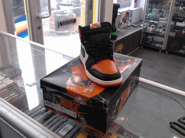 Air jordan 1 retro high og gs size 6