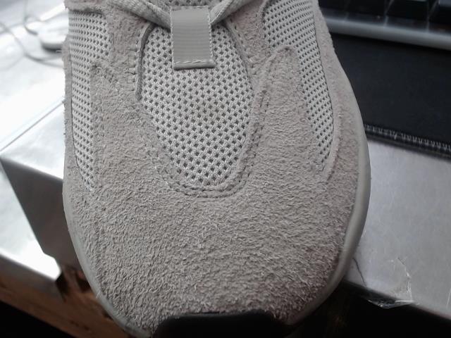 Yeezy boost 700 eg7487 ''salt''