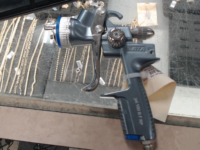 Gun a peinture gris bleu tel quel