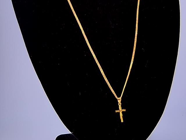 CHAINE EN OR 18KT AVEC CROIX